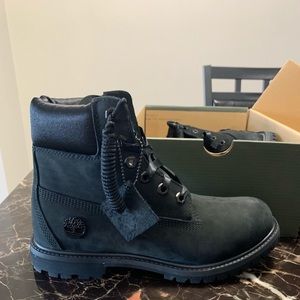 Timberland (Women’s) size 8.5